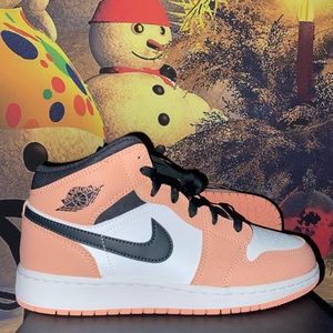 SOLD Pink quartz Jordan 1 mid grade school